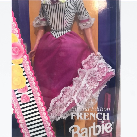 French Barbie Dolls of the World 1996 - Picture 4 of 7